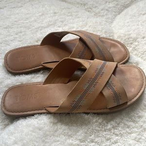 Tom’s slide sandals